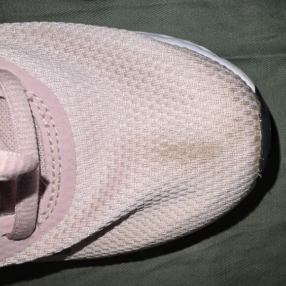 NIKE Revolution pink Size 6.5 - Picture 3 of 4